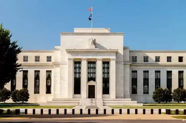 Fed to Hold Rates Steady Amid Political and Legal Turmoil