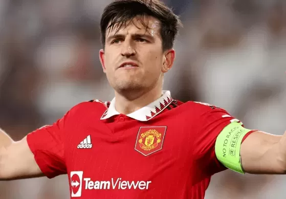 Decisive Win: 10-Man United Defeats Ipswich 3-2